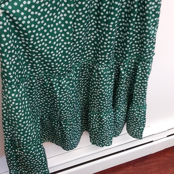 Tiered Emerald Green and White Floral Dress - Picture 7 of 13